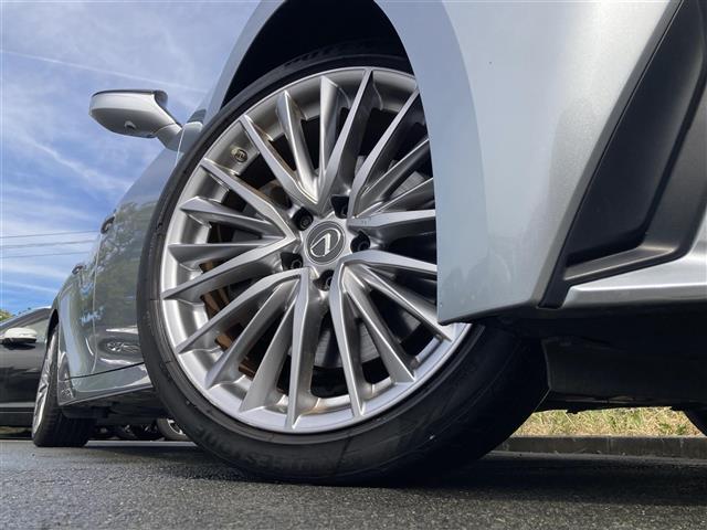 IS IS300h バージョンL ムーンルーフ Toyota Safety Sense 純正ナビ フルセグTV ETC2.0 アラウンドビューモニター ドライブレコーダー 三眼LEDヘッドランプ レザーシート シートベンチレーション(19枚目)