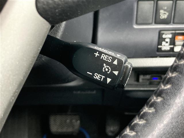 ヴォクシー ハイブリッドV 社外メモリーナビ フルセグTV ETC バックモニター ドライブレコーダー LEDヘッドランプ シートヒーター 両側パワースライドドア クルーズコントロール 革巻きステアリング スマートキー(6枚目)