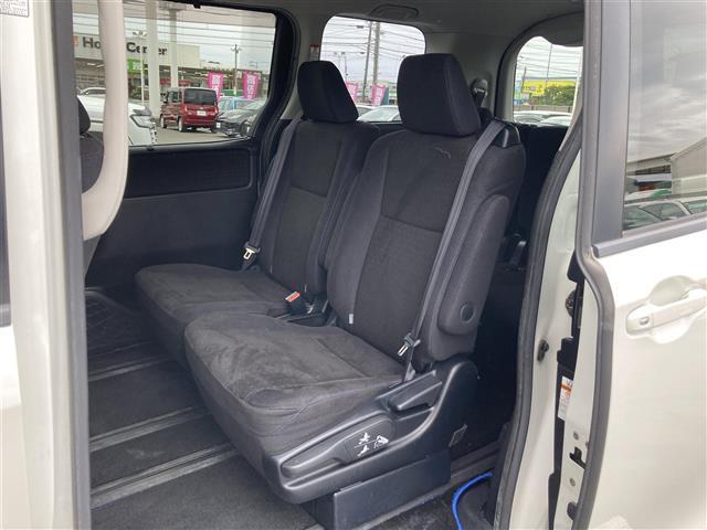 ヴォクシー ハイブリッドV 社外メモリーナビ フルセグTV ETC バックモニター ドライブレコーダー LEDヘッドランプ シートヒーター 両側パワースライドドア クルーズコントロール 革巻きステアリング スマートキー(15枚目)