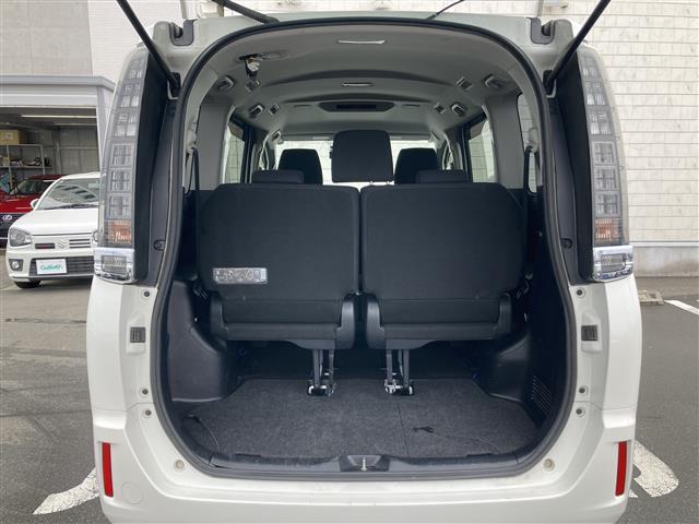 ヴォクシー ハイブリッドV 社外メモリーナビ フルセグTV ETC バックモニター ドライブレコーダー LEDヘッドランプ シートヒーター 両側パワースライドドア クルーズコントロール 革巻きステアリング スマートキー(16枚目)