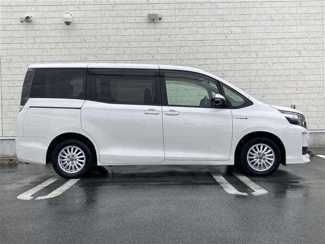 ヴォクシー ハイブリッドV 社外メモリーナビ フルセグTV ETC バックモニター ドライブレコーダー LEDヘッドランプ シートヒーター 両側パワースライドドア クルーズコントロール 革巻きステアリング スマートキー(26枚目)