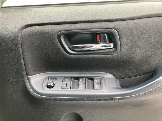 ヴォクシー ハイブリッドV 社外メモリーナビ フルセグTV ETC バックモニター ドライブレコーダー LEDヘッドランプ シートヒーター 両側パワースライドドア クルーズコントロール 革巻きステアリング スマートキー(28枚目)