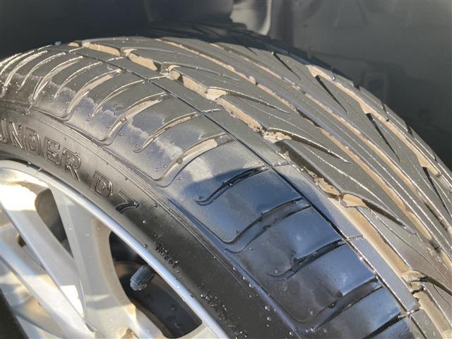 ロードスター ２０周年記念車　特別仕様車　社外メモリーナビ　フルセグＴＶ　ＥＴＣ　ＲＥＣＡＲＯ社製バケットハーフレザーシート　シートヒーター　革巻きステアリング　ステアリングスイッチ　ＨＩＤヘッドランプ　スマートキー２本（9枚目）