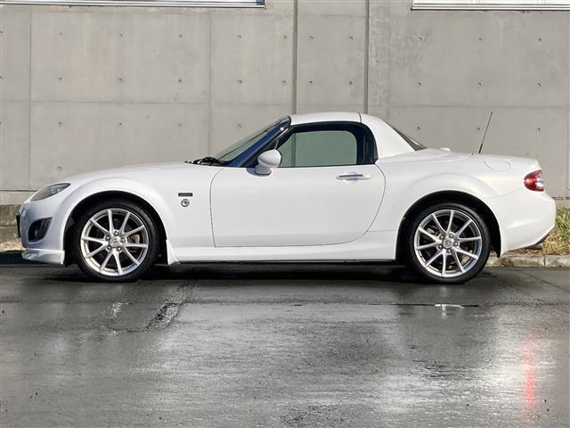 ロードスター ２０周年記念車　特別仕様車　社外メモリーナビ　フルセグＴＶ　ＥＴＣ　ＲＥＣＡＲＯ社製バケットハーフレザーシート　シートヒーター　革巻きステアリング　ステアリングスイッチ　ＨＩＤヘッドランプ　スマートキー２本（12枚目）