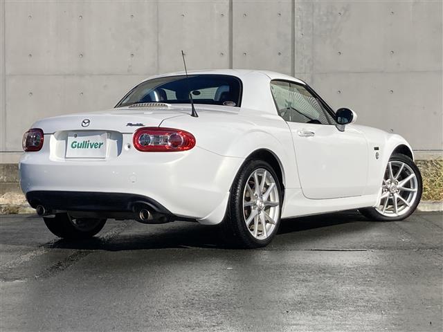 ロードスター ２０周年記念車　特別仕様車　社外メモリーナビ　フルセグＴＶ　ＥＴＣ　ＲＥＣＡＲＯ社製バケットハーフレザーシート　シートヒーター　革巻きステアリング　ステアリングスイッチ　ＨＩＤヘッドランプ　スマートキー２本（15枚目）