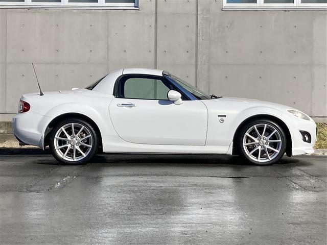 ロードスター ２０周年記念車　特別仕様車　社外メモリーナビ　フルセグＴＶ　ＥＴＣ　ＲＥＣＡＲＯ社製バケットハーフレザーシート　シートヒーター　革巻きステアリング　ステアリングスイッチ　ＨＩＤヘッドランプ　スマートキー２本（16枚目）