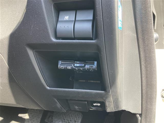 ロードスター ２０周年記念車　特別仕様車　社外メモリーナビ　フルセグＴＶ　ＥＴＣ　ＲＥＣＡＲＯ社製バケットハーフレザーシート　シートヒーター　革巻きステアリング　ステアリングスイッチ　ＨＩＤヘッドランプ　スマートキー２本（25枚目）