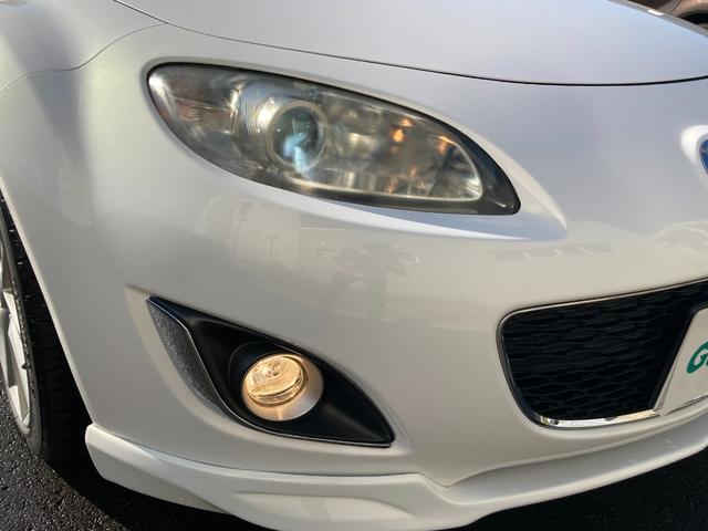 ロードスター ２０周年記念車　特別仕様車　社外メモリーナビ　フルセグＴＶ　ＥＴＣ　ＲＥＣＡＲＯ社製バケットハーフレザーシート　シートヒーター　革巻きステアリング　ステアリングスイッチ　ＨＩＤヘッドランプ　スマートキー２本（46枚目）