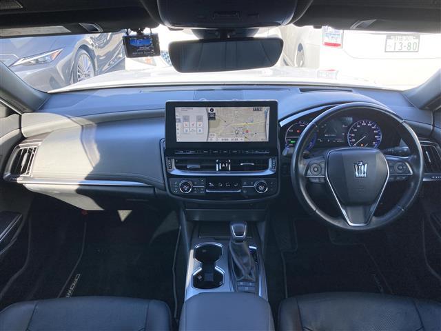 クラウンハイブリッド ＲＳ　リミテッドＩＩ　ワンオーナー　Ｔｏｙｏｔａ　Ｓａｆｅｔｙ　Ｓｅｎｓｅ　純正メモリーナビ　フルセグＴＶ　ＥＴＣ２．０　バックモニター　ドライブレコーダー　ＬＥＤヘッドランプ　レーダークルーズコントロール　黒革シート（2枚目）