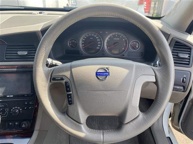 中古車 | ボルボ V70 ホワイトパールエディション サンルーフ 社外