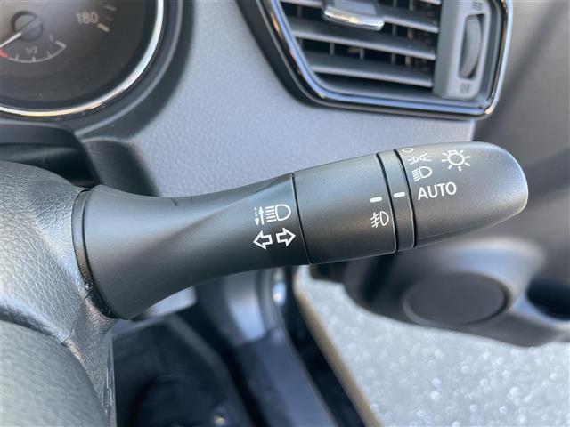 エクストレイル ２０Ｘｉ　純正９インチナビ　アラウンドビューモニター　禁煙車　ＥＴＣ　プロパイロット　エマージェンシーブレーキ　パワーバックドア　ＬＥＤヘッドライト　全席シートヒーター　プッシュスタート　デジタルインナーミラー（9枚目）