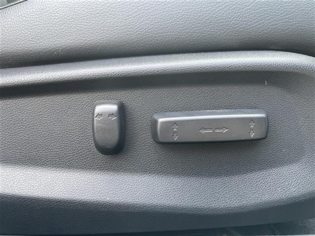 シビック ハッチバック ワンオーナー 純正SDナビ ビルトインETC2.0 レーダークルーズコントロール フルセグTV アイドリングストップ パワーシート 衝突軽減ブレーキ 横滑り防止 電動パーキングブレーキ パドルシフト(22枚目)