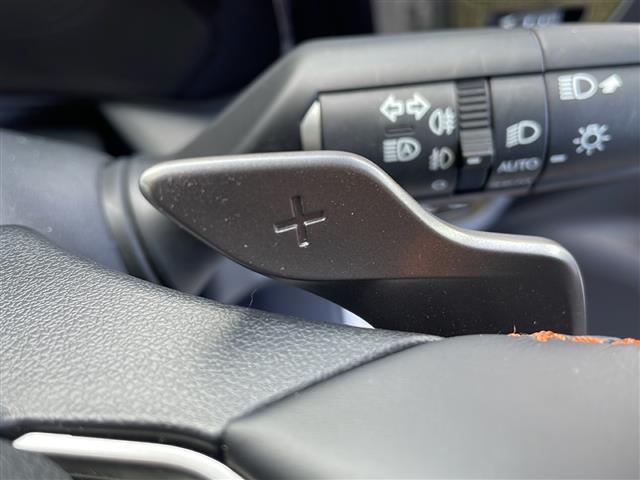 NX NX350h バージョンL サンルーフ 全方位カメラ 純正14型ナビ ワンオーナー 禁煙車 本革シート ETC2.0 置くだけ充電 全席シートヒーター ベンチレーションシート 純正20インチホイール パワーバックドア ドラレコ(8枚目)