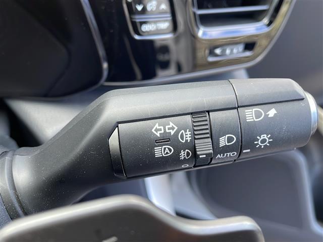 NX NX350h バージョンL サンルーフ 全方位カメラ 純正14型ナビ ワンオーナー 禁煙車 本革シート ETC2.0 置くだけ充電 全席シートヒーター ベンチレーションシート 純正20インチホイール パワーバックドア ドラレコ(10枚目)