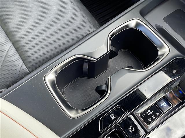 NX NX350h バージョンL サンルーフ 全方位カメラ 純正14型ナビ ワンオーナー 禁煙車 本革シート ETC2.0 置くだけ充電 全席シートヒーター ベンチレーションシート 純正20インチホイール パワーバックドア ドラレコ(16枚目)