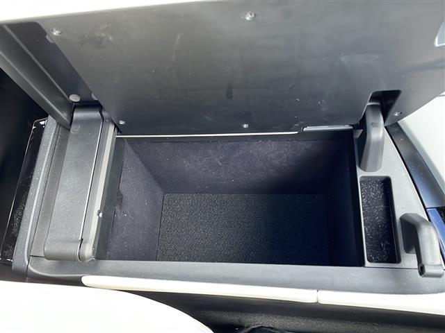 NX NX350h バージョンL サンルーフ 全方位カメラ 純正14型ナビ ワンオーナー 禁煙車 本革シート ETC2.0 置くだけ充電 全席シートヒーター ベンチレーションシート 純正20インチホイール パワーバックドア ドラレコ(17枚目)