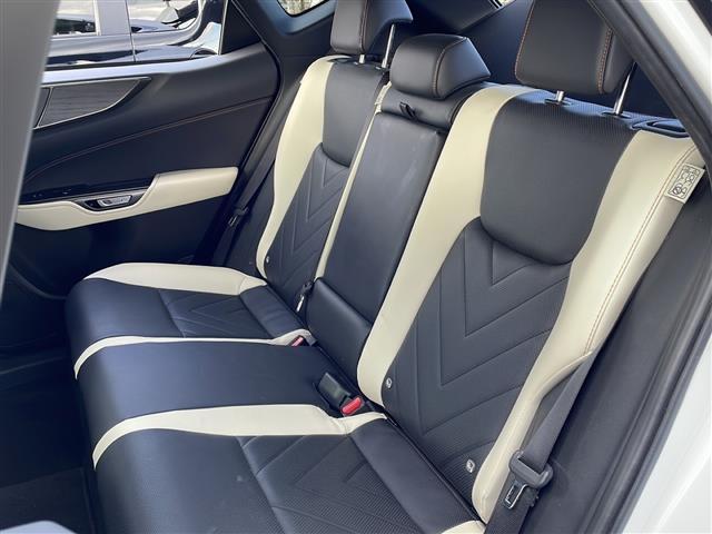 NX NX350h バージョンL サンルーフ 全方位カメラ 純正14型ナビ ワンオーナー 禁煙車 本革シート ETC2.0 置くだけ充電 全席シートヒーター ベンチレーションシート 純正20インチホイール パワーバックドア ドラレコ(30枚目)