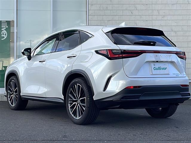 NX NX350h バージョンL サンルーフ 全方位カメラ 純正14型ナビ ワンオーナー 禁煙車 本革シート ETC2.0 置くだけ充電 全席シートヒーター ベンチレーションシート 純正20インチホイール パワーバックドア ドラレコ(41枚目)