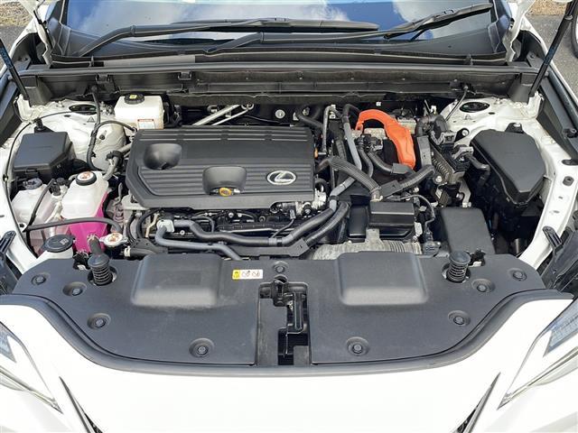 NX NX350h バージョンL サンルーフ 全方位カメラ 純正14型ナビ ワンオーナー 禁煙車 本革シート ETC2.0 置くだけ充電 全席シートヒーター ベンチレーションシート 純正20インチホイール パワーバックドア ドラレコ(42枚目)