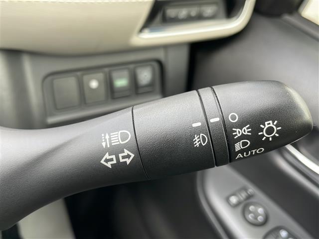 セレナ ハイウェイスター 純正9インチナビ 純正フリップダウンモニター プロパイロット デジタルインナーミラー アラウンドビューモニター パーキングアシスト ETC LEDヘッドライト(9枚目)