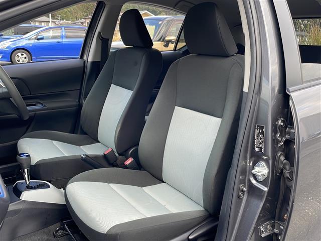 アクア S 純正SDナビ 衝突軽減ブレーキ フルセグTV ETC スマートキー Bluetooth接続 バックカメラ 横滑り防止機能 オートライト Wエアバック LEDライト フォグランプ ドアバイザー(29枚目)