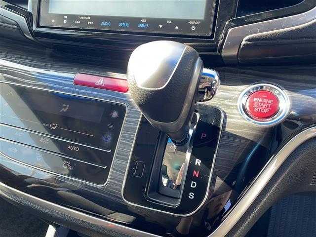 オデッセイ アブソルート　純正ナビ　ＤＴＶ　バックカメラ　フリップダウンモニター　両側パワースライドドア　ＥＴＣ　スタッドレスタイヤ積み込み（13枚目）