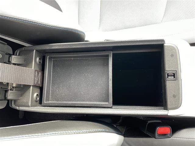 プリウス Ａプレミアム　ツーリングセレクション　純正９型ナビ　トヨタセーフティセンス　フルセグテレビ　バックカメラ　エアロパーツ　ビルトインＥＴＣ　ＬＥＤヘッドライト　ＡＣ１００Ｖ電源　純正アルミホイール　ブラインドスポットモニター　シートヒーター（19枚目）