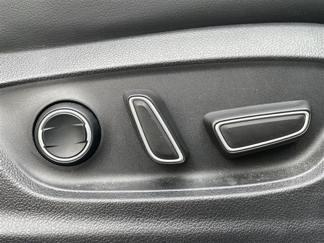 プリウス Ａプレミアム　ツーリングセレクション　純正９型ナビ　トヨタセーフティセンス　フルセグテレビ　バックカメラ　エアロパーツ　ビルトインＥＴＣ　ＬＥＤヘッドライト　ＡＣ１００Ｖ電源　純正アルミホイール　ブラインドスポットモニター　シートヒーター（23枚目）