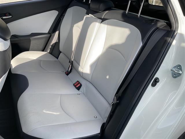 プリウス Ａプレミアム　ツーリングセレクション　純正９型ナビ　トヨタセーフティセンス　フルセグテレビ　バックカメラ　エアロパーツ　ビルトインＥＴＣ　ＬＥＤヘッドライト　ＡＣ１００Ｖ電源　純正アルミホイール　ブラインドスポットモニター　シートヒーター（30枚目）