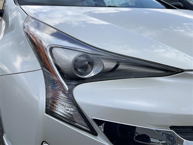 プリウス Ａプレミアム　ツーリングセレクション　純正９型ナビ　トヨタセーフティセンス　フルセグテレビ　バックカメラ　エアロパーツ　ビルトインＥＴＣ　ＬＥＤヘッドライト　ＡＣ１００Ｖ電源　純正アルミホイール　ブラインドスポットモニター　シートヒーター（37枚目）