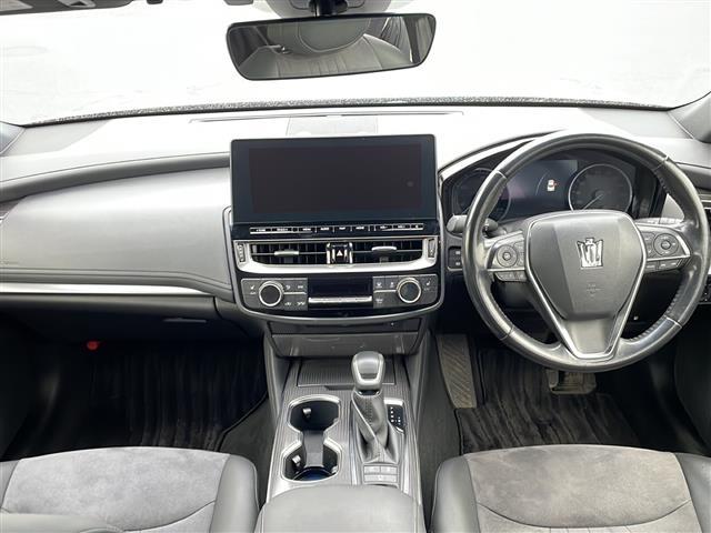 クラウンハイブリッド S Four 純正ナビ フルセグテレビ バックカメラ シートヒーター パワーシート ビルトインETC AC100V電源 トヨタセーフティセンス ハーフレザーシート 純正アルミホイール 純正フロアマット 保証書(2枚目)