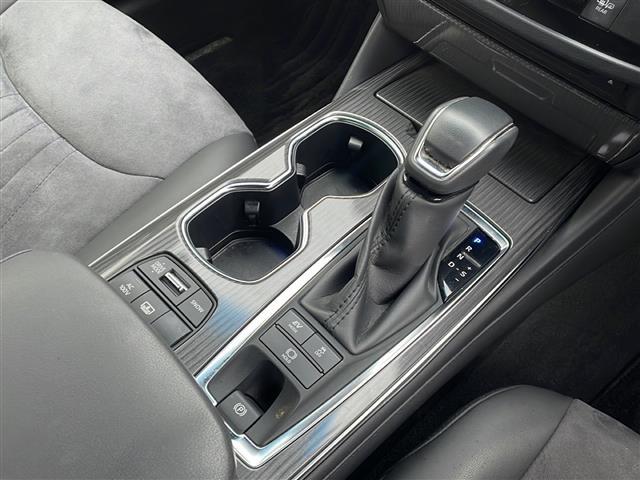 クラウンハイブリッド S Four 純正ナビ フルセグテレビ バックカメラ シートヒーター パワーシート ビルトインETC AC100V電源 トヨタセーフティセンス ハーフレザーシート 純正アルミホイール 純正フロアマット 保証書(13枚目)