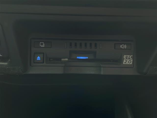 クラウンハイブリッド S Four 純正ナビ フルセグテレビ バックカメラ シートヒーター パワーシート ビルトインETC AC100V電源 トヨタセーフティセンス ハーフレザーシート 純正アルミホイール 純正フロアマット 保証書(16枚目)