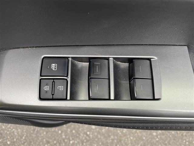 クラウンハイブリッド S Four 純正ナビ フルセグテレビ バックカメラ シートヒーター パワーシート ビルトインETC AC100V電源 トヨタセーフティセンス ハーフレザーシート 純正アルミホイール 純正フロアマット 保証書(24枚目)