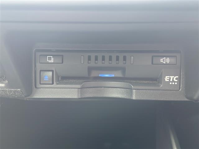 今や必需装備となりつつある、【ＥＴＣ】搭載車！当店でセットアップが可能ですので、ご納車当日からご使用が可能です！高速道路料金のお支払いが楽々です！