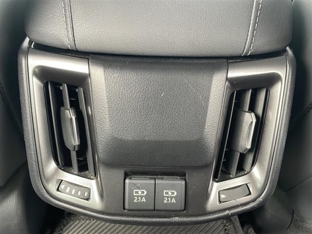 【リアサーキュレーター】装備のお車なので後席に乗る方も快適なドライブをお楽しみいただけます！