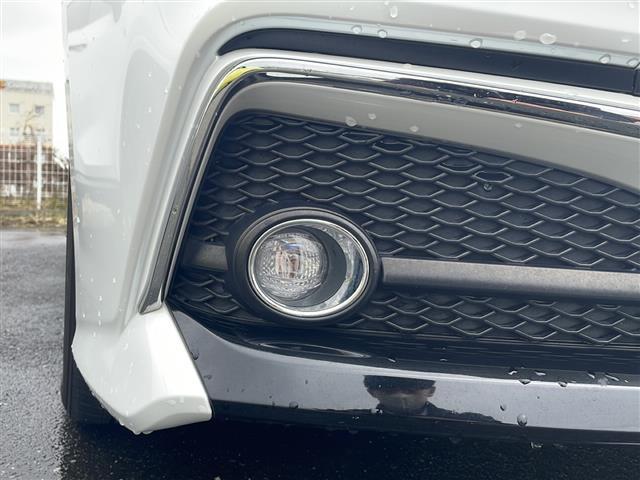 足元を照らしてくれる【フォグランプ】があれば暗い道でも運転しやすくなります！見やすさはとても大切ですよ！