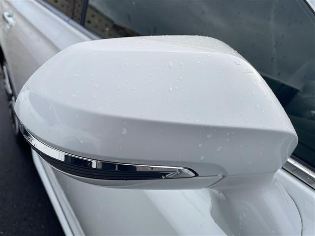 【電動格納ミラー】スイッチで格納、調節が可能です！見やすい位置に調節ください