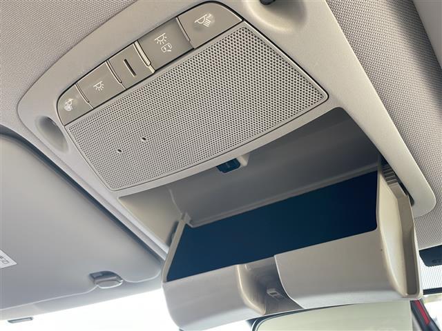 前席の収納スペースも十分ございます！常備しておきたいものを収納できるのは便利ですね！