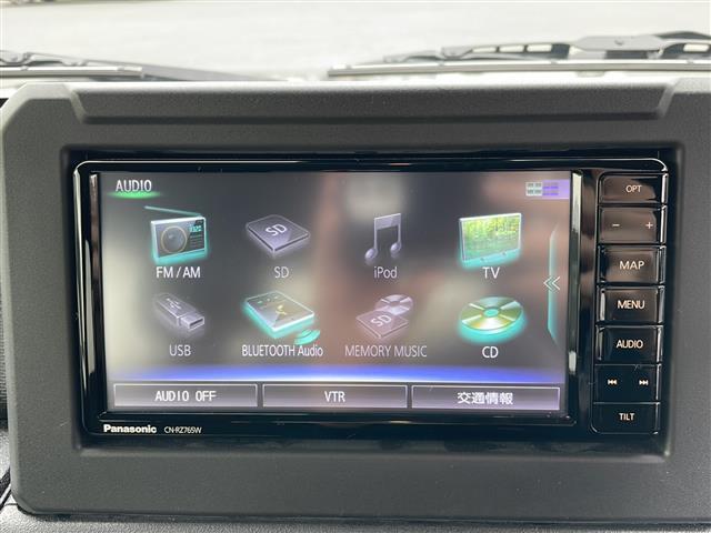 ジムニーシエラ ＪＣ　純正ＳＤナビ　純正マットガード　フルセグＴＶ　Ｂｌｕｅｔｏｏｔｈ接続　クルーズコントロール　ビルトインＥＴＣ　前席シートヒーター　背面タイヤ　横滑り防止機能　衝突軽減ブレーキ　レーンキープアシスト（3枚目）