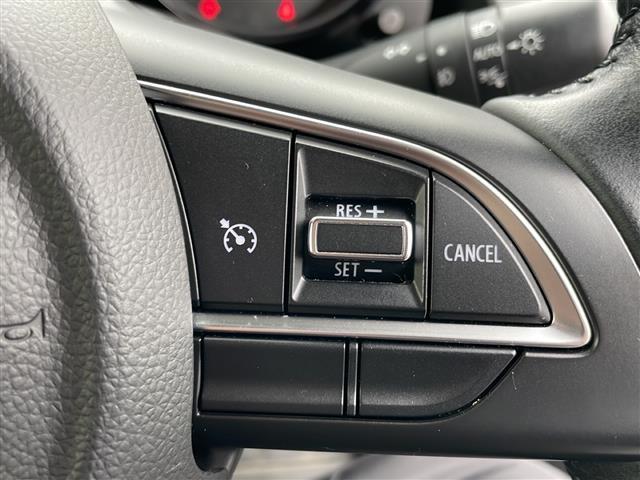 ジムニーシエラ ＪＣ　純正ＳＤナビ　純正マットガード　フルセグＴＶ　Ｂｌｕｅｔｏｏｔｈ接続　クルーズコントロール　ビルトインＥＴＣ　前席シートヒーター　背面タイヤ　横滑り防止機能　衝突軽減ブレーキ　レーンキープアシスト（9枚目）