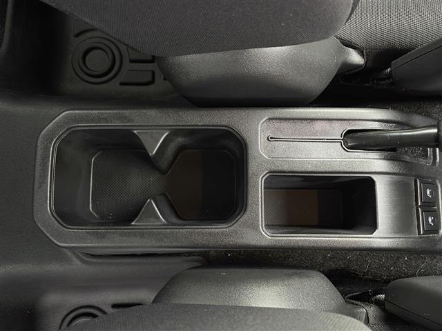 ジムニーシエラ ＪＣ　純正ＳＤナビ　純正マットガード　フルセグＴＶ　Ｂｌｕｅｔｏｏｔｈ接続　クルーズコントロール　ビルトインＥＴＣ　前席シートヒーター　背面タイヤ　横滑り防止機能　衝突軽減ブレーキ　レーンキープアシスト（21枚目）