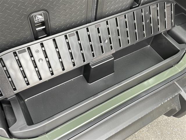 ジムニーシエラ ＪＣ　純正ＳＤナビ　純正マットガード　フルセグＴＶ　Ｂｌｕｅｔｏｏｔｈ接続　クルーズコントロール　ビルトインＥＴＣ　前席シートヒーター　背面タイヤ　横滑り防止機能　衝突軽減ブレーキ　レーンキープアシスト（26枚目）