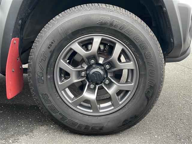 ジムニーシエラ ＪＣ　純正ＳＤナビ　純正マットガード　フルセグＴＶ　Ｂｌｕｅｔｏｏｔｈ接続　クルーズコントロール　ビルトインＥＴＣ　前席シートヒーター　背面タイヤ　横滑り防止機能　衝突軽減ブレーキ　レーンキープアシスト（38枚目）