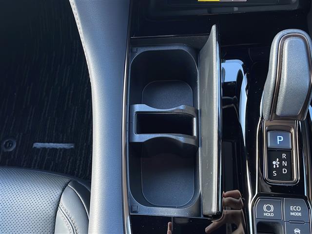 アルファードハイブリッド Ｚ　寒冷地仕様　積込夏タイヤ付純正１８インチＡＷ　全方位カメラ　後席モニター　電動リアゲート　純正メモリナビ　トヨタチームメイト　純正エンジンスターター　ワンオーナー　禁煙車　両側電動ドア　スペアキー有（17枚目）