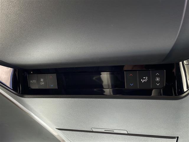 アルファードハイブリッド Ｚ　寒冷地仕様　積込夏タイヤ付純正１８インチＡＷ　全方位カメラ　後席モニター　電動リアゲート　純正メモリナビ　トヨタチームメイト　純正エンジンスターター　ワンオーナー　禁煙車　両側電動ドア　スペアキー有（20枚目）