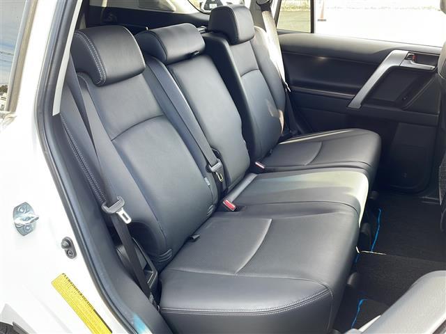 ランドクルーザープラド TX Lパッケージ・ブラックエディション ワンオーナー 純正ディスプレイオーディオ フルセグテレビ 全方位モニター トヨタセーフティセンス ブラックレザーシート シートヒーター ベンチレーション ビルトインETC 寒冷地仕様 純正アルミ(28枚目)