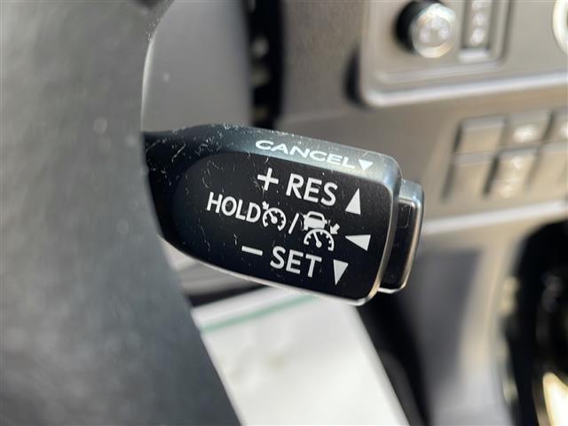 ランドクルーザープラド TX Lパッケージ・ブラックエディション ワンオーナー サンルーフ 9インチアルパインナビ ETC トヨタセーフティセンス レザーシート フルセグTV バックカメラ ルーフレール LEDヘッドライト 禁煙車 スマートキー 追従クルコン(11枚目)