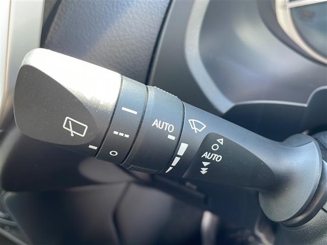 ランドクルーザープラド TX Lパッケージ・ブラックエディション ワンオーナー サンルーフ 9インチアルパインナビ ETC トヨタセーフティセンス レザーシート フルセグTV バックカメラ ルーフレール LEDヘッドライト 禁煙車 スマートキー 追従クルコン(12枚目)