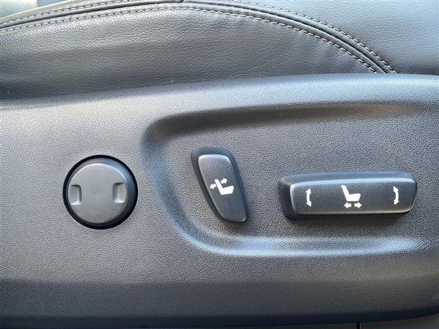 ランドクルーザープラド TX Lパッケージ・ブラックエディション ワンオーナー サンルーフ 9インチアルパインナビ ETC トヨタセーフティセンス レザーシート フルセグTV バックカメラ ルーフレール LEDヘッドライト 禁煙車 スマートキー 追従クルコン(20枚目)